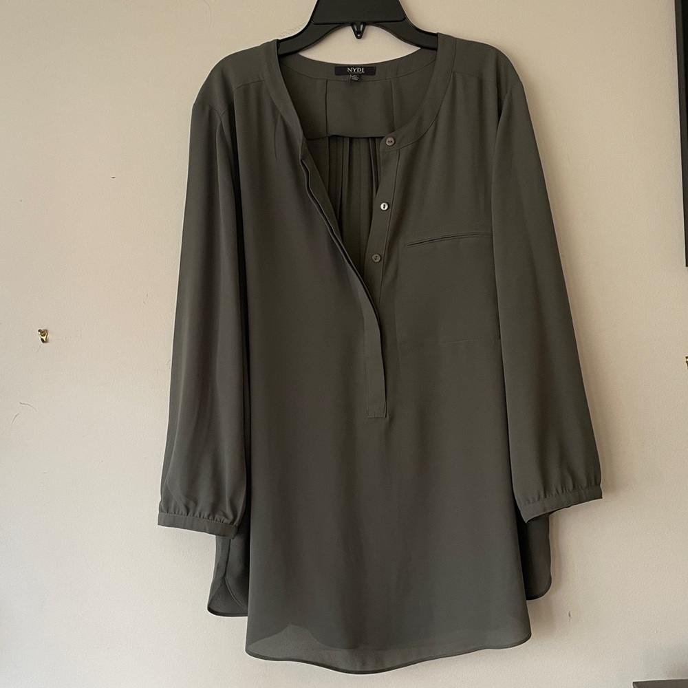NYDJ Three-Quarter Sleeve Pintuck Blouse, Olive Army Green, NWOT, XL, Brand-New!